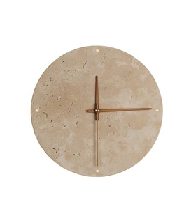 Horloge de bureau verte moderne Minimaliste Cadran rond avec support et aiguilles dorés Horloge de table élégante de designer - Product Image 1