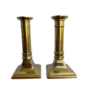 Juego de 3 candelabros de latón de alta calidad con base redonda para decoración del hogar a precio competitivo. - Product Image 4