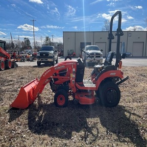 Nouveau tracteur Kubota BX1880 4x4, mini équipement agricole, moteur diesel puissant, machine agricole de haute précision - Product Image 1
