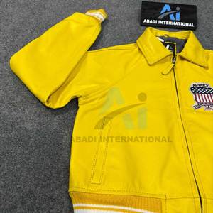 Chaqueta de Cuero Avirex para Mujer en Color Amarillo con Diseño Corto de Cuero Premium, Ajuste Sexy, Última Moda de Invierno, Chaquetas de Cuero Avirex para Mujer - Product Image 4