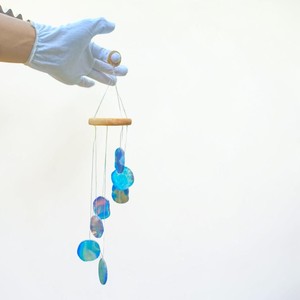 Campana de Viento Artesanal de Cristal de Ágata Azul Pulido con Tema de Amor Tradicional, Escultura Colgante para Decoración del Hogar, Manualidades DIY - Product Image 1