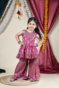 Ensemble Kurta Sharara en coton imprimé numérique traditionnel pour filles, motif floral, Diwali, mariage, célébrations, toutes saisons, taille standard - Product Image 1