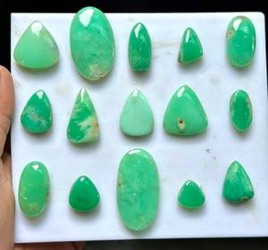 พลอยคริสโซเพรสสีเขียวธรรมชาติทรงรีแบบหลวมขายส่ง พลอยขายส่งสำหรับทำแหวนและจี้โดย MAHNAJ GEMS - Product Image 1
