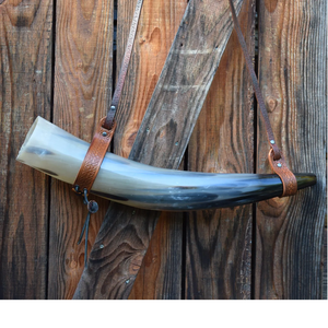 Corne à boire viking avec étui en cuir, authentique et de qualité alimentaire, tasse à bière nordique - Product Image 2