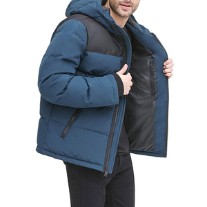 Chaqueta Acolchada con Capucha para Hombre, Diseño Color Block, Cortavientos, de Poliéster, para Invierno, Corte Regular, Cierre de Cremallera, Estilo Casual - Product Image 3