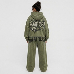 Conjunto Deportivo de Dos Piezas para Mujer, Sudadera con Capucha Extra Grande Color Verde Oliva y Pantalones Deportivos Anchos, Estilo Urbano - Product Image 2