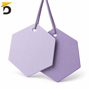 Etiquetas colgantes impresas personalizadas con impresión detallada, material de papel resistente y acabado impecable para prendas, accesorios y artículos de venta al por menor. - Product Image 4
