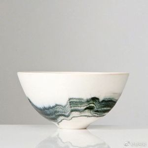 Bol en résine sculpté à la main, unique et tourbillonné, poli miroir, écologique, pour service de soupes, nouilles et riz, ustensile de cuisine fait main - Product Image 2