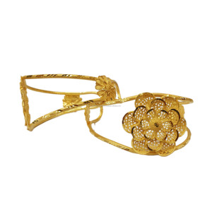 Bracelets de type manchette ornés plaqué or 24KT pour femmes, boucles d'oreilles à la mode avec nouveau design de crochet, bracelets à la mode - Product Image 4