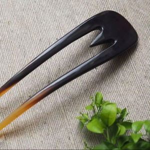 Épingle à cheveux artisanale en corne de buffle naturelle pour femme, support de chignon, accessoire capillaire vintage ethnique et écologique - Product Image 1
