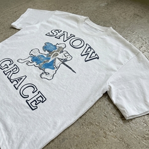 T-shirt en coton à manches courtes pour homme Snow Grace avec imprimé de personnage, coupe classique, col rond, style décontracté - Product Image 3