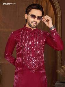 Fournisseur indien de l'ensemble Kurta-Pyjama pour homme en viscose de qualité export, avec broderie miroir originale et manches longues. - Product Image 6