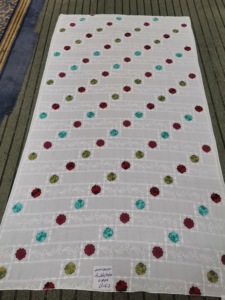 Vente en gros de hijabs pour femmes en coton et polyester, avec broderie florale et strass, châles chauds ethniques du Moyen-Orient pour l'hiver - Product Image 2