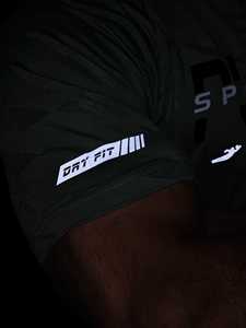 เสื้อยืดแขนสั้นผู้ชาย PUFFIN SPORTS แบบแห้งเร็ว ทรงปกติ คอกลม ลายเรขาคณิต สไตล์สปอร์ต ผลิตจากผ้าโพลีเอสเตอร์ถัก - Product Image 4