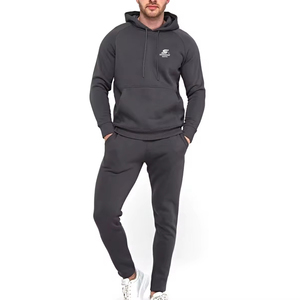 Chándal de Diseño Moderno y Corte Ajustado, Chándal de Moda de Alta Calidad, Chándal Personalizado en Diferentes Colores al Mejor Precio - Product Image 1