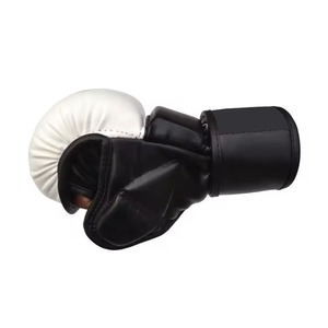 Guantes de Boxeo de Piel Vacuna Impermeables y Ligeros con Logotipo Personalizado de Alta Calidad de Último Diseño de CAPTAIN INDUSTRY, Guantes de MMA - Product Image 2