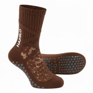 ถุงเท้ากีฬาสำหรับผู้ชาย ผลิตในปากีสถาน ป้องกันการลื่นไถล พร้อมดีไซน์เก็บความร้อนในตัว ออกแบบพิเศษสำหรับฟุตบอลและซอคเกอร์ - Product Image 3