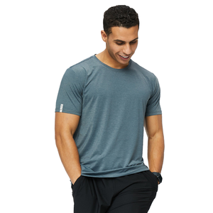 T-shirt homme en polyester bleu acier, coupe ajustée, respirant, pour la gym, la course, le fitness, l'entraînement, léger, vêtements de sport d'été - Product Image 1