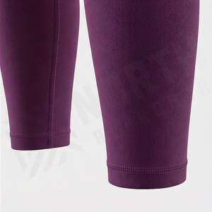 ชุดโยคะแบบกำหนดเองสำหรับผู้หญิง แฟชั่นคุณภาพสูง ชุดออกกำลังกายรัดรูป ระบายอากาศได้ดี เสื้อผ้าสำหรับออกกำลังกายในยิม - Product Image 6