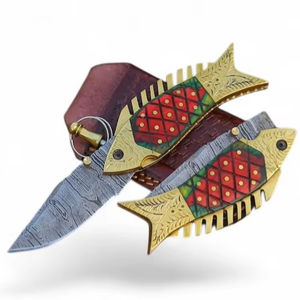 Cuchillo de bolsillo plegable multiusos de acero de Damasco grabado con mango de latón y madera, estilo pez, con funda, para exteriores, EDC, cuchillos utilitarios OEM - Product Image 1