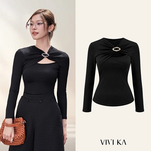 เสื้อถักไหมพรมสีดำสำหรับผู้หญิง แขนยาว คอวี แต่งกระดุม ดีไซน์เข้ารูป ยืดหยุ่นได้ เสื้อครอปสไตล์ลำลองสำหรับฤดูใบไม้ร่วง รุ่น SIENNA - Product Image 1