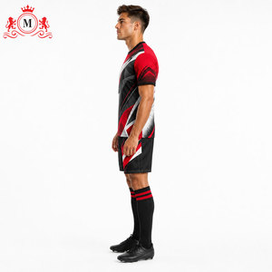ชุดเสื้อฟุตบอลและกางเกงขาสั้นสีแดงดำขาวสำหรับผู้ชาย แบบระบายอากาศได้ดี ผลิตจากโพลีเอสเตอร์ เหมาะสำหรับผู้ใหญ่ - Product Image 3