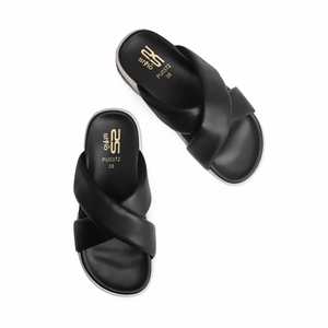 Pantoufles noires à imprimé animal PU0372 - Product Image 1