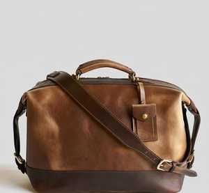 Sac de voyage décontracté de luxe pour homme en cuir véritable avec fermeture éclair - Doublure en polyester - Sac de week-end vintage pour le sport et les voyages - Product Image 1