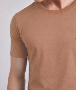 เสื้อยืดคอตตอนพรีเมียมผู้ชาย ทรงปกติ เนื้อผ้านุ่ม ระบายอากาศดี คอกลม สวมใส่สบาย เหมาะสำหรับฤดูร้อน ใส่ได้ทุกวัน สไตล์สตรีทแวร์ สำหรับขายปลีก - Product Image 2