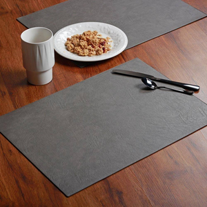 Manteles Individuales de Cuero Modernos Rectangulares Antideslizantes Grises para Comedor - Product Image 1