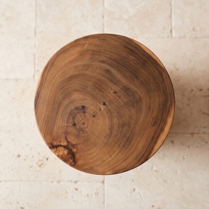 Table d'appoint ronde artisanale en bois massif, grain naturel, bois de Suar, piédestal, tabouret d'appoint, salon, Jepara, Indonésie - Product Image 3