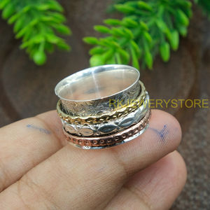 Bague tournante multi-métaux faite à la main en argent sterling 925, bague de méditation large texturée, bijou bohème tendance pour femmes et hommes - Product Image 5
