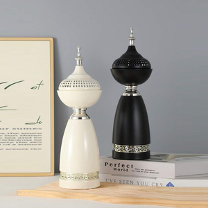 Ensemble élégant de brûleurs d'encens noir et blanc avec des détails argentés complexes et des dômes, un décor luxueux pour toute la maison - Product Image 1