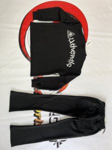 ชุดวอร์มพิมพ์ลายโลโก้แบบกำหนดเองสำหรับผู้ชาย ชุดจ็อกเกอร์ผ้าฟลีซหนา 400GSM ปักลายแบบดิสเทรส - Product Image 2