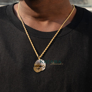 Colgante de Casco de Fútbol Americano con Diamantes Cultivados en Laboratorio, Chapado en Oro de 22K y Plata 925 para Hombre, Joyería Hip Hop para Uso Diario - Product Image 1