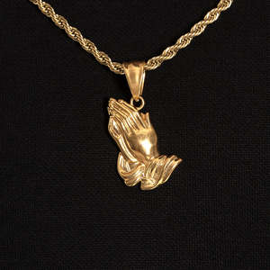 Collar con Colgante de Manos en Oración Doradas |   Amuleto de Manos en Oración Pulido |   Joyería Religiosa Cristiana de Acero Inoxidable - Product Image 3