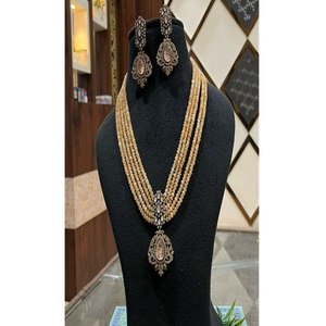 Conjunto de Collar y Aretes de Moissanita Kundan Clásico Chapado en Oro de Primera Calidad Radiante, Regalo de Boda, Compromiso, Fiesta, Tradicional - Product Image 1