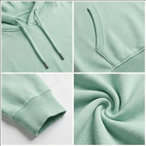Hoodie surdimensionné élégant pour homme, design vintage délavé avec poche avant, confortable, personnalisable pour l'hiver. - Product Image 4
