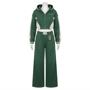 Ensemble de survêtement pour femme, couleur verte, avec veste à capuche zippée et pantalon de survêtement à jambes larges - Product Image 3