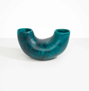 Impresionante Jarrón Moderno de Resina, Jarrón Decorativo de Resina de Doble Tubo de Color Verde, de la India - Product Image 4