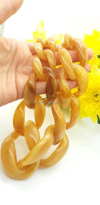 Collier de déclaration inspiré de la nature de style contemporain motif de forme de crochet de perles polies à la main colorées pour anniversaire créatif - Product Image 2