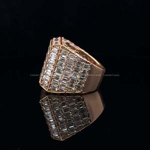 แหวนเพชรโมอิสซาไนต์และมรกต 18.75 กะรัต สำหรับผู้ชาย แหวนทองคำขาว 14K ดีไซน์หรูหรา แหวนหมั้นประดับเพชรเต็มวง แหวนนิ้วก้อยสำหรับผู้หญิง - Product Image 2