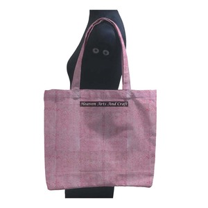 กระเป๋าผ้าคอตตอนทรงสี่เหลี่ยมพิมพ์ลายดอกไม้ขนาดใหญ่ทำด้วยมือใหม่ - Product Image 1