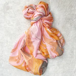 真丝围巾，水彩印花图案多种颜色热带花卉固体设计惊艳时尚声明
