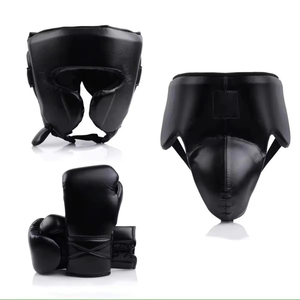 Gants de boxe MMA personnalisés en cuir véritable, ensemble de sparring avec absorption des chocs et design respirant - Légers, unisexes, OEM - Product Image 6