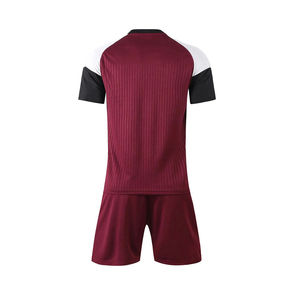 Maillot de football pour homme de haute qualité, respirant, à séchage rapide, antibactérien, 100% polyester, manches courtes, col en V, uni, personnalisable - Product Image 2