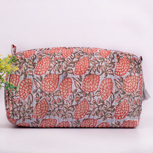 Bolsa de Maquillaje Portátil Grande de Algodón Estampado Personalizada, Bolsa de Cosméticos Acolchada de Verano con Patrón de Personajes a la Moda - Product Image 3