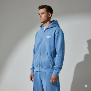 Sweat à capuche Ranzia grande taille entièrement zippé avec strass et broderie vieillie, et pantalon de survêtement zippé, avec patch Ranzia personnalisé en strass écologique - Product Image 3