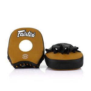 นวมหนังแท้ Fairtex แบบกำหนดเอง และแผ่นซ้อมเตะ สำหรับฝึกซ้อมไทยคิกบ็อกซิ่งและ MMA - Product Image 5