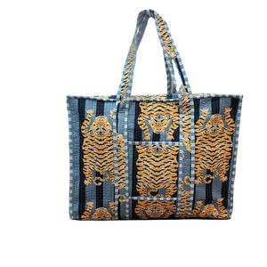 Bolsa de Aseo de Playa Acolchada de Algodón de Alta Calidad con Estampado Floral Bohemio para Mujer, Gran Capacidad, Tamaño Invierno 19*17*6 - Product Image 1